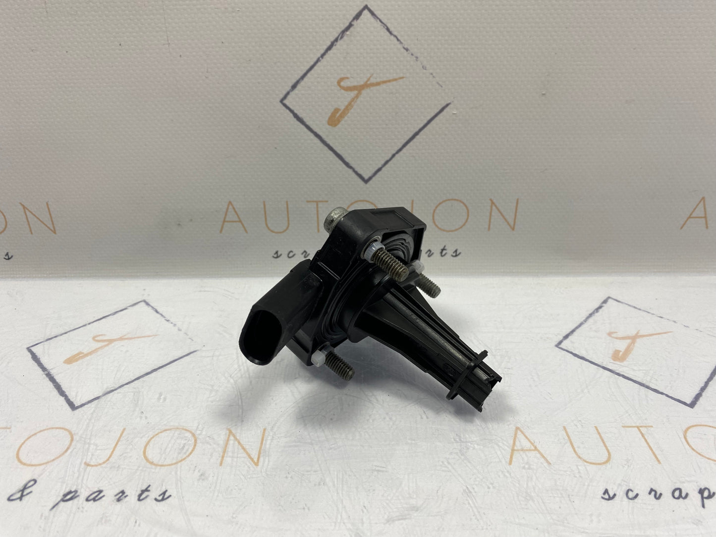 Senzor nivel ulei Volkswagen Passat B8 (3G5) Variant 2.0 TDI CRLB DSG 2015