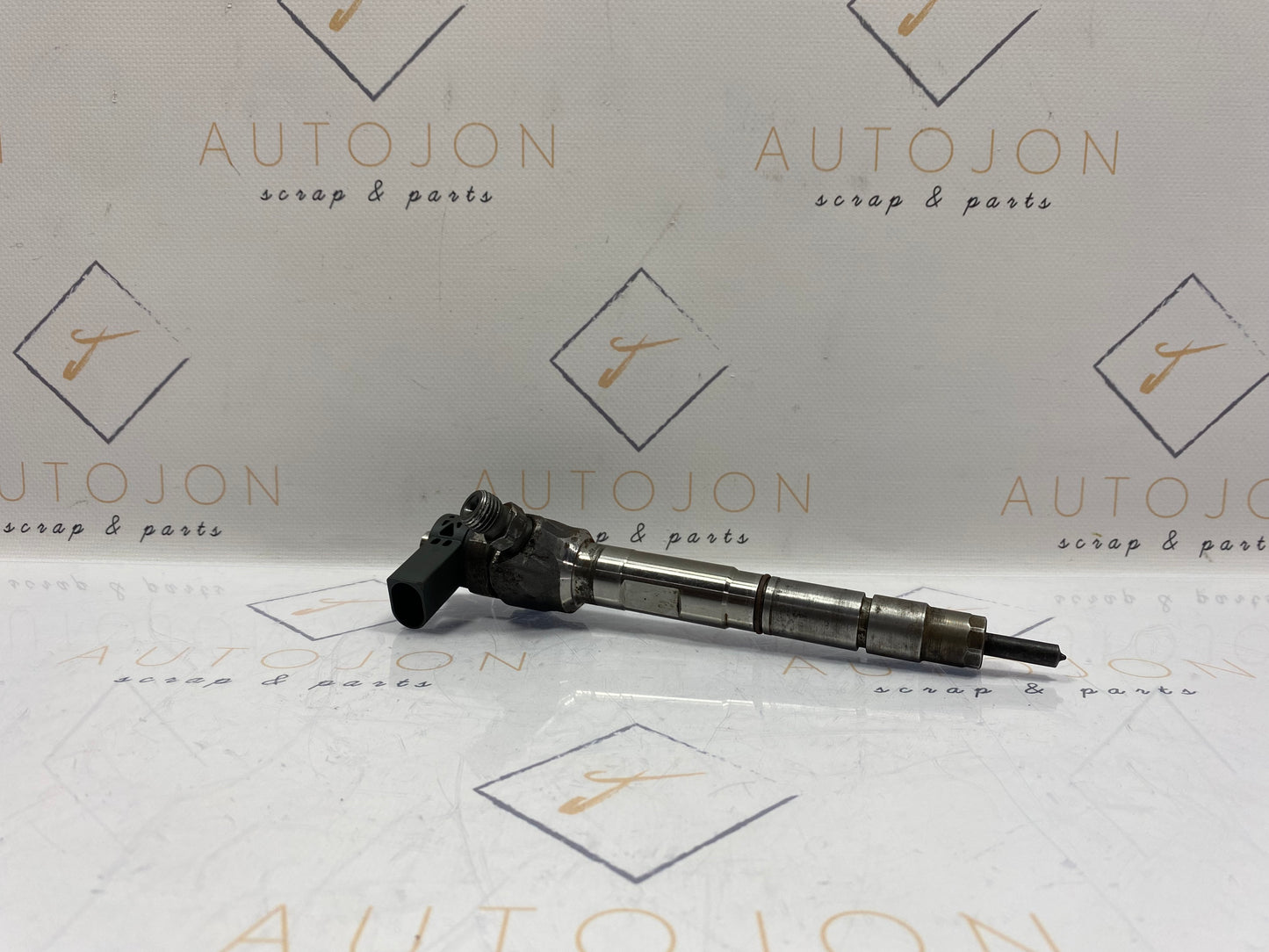 Injector Volkswagen Passat B8 (3G5) Variant 2.0 TDI CRLB DSG 2015