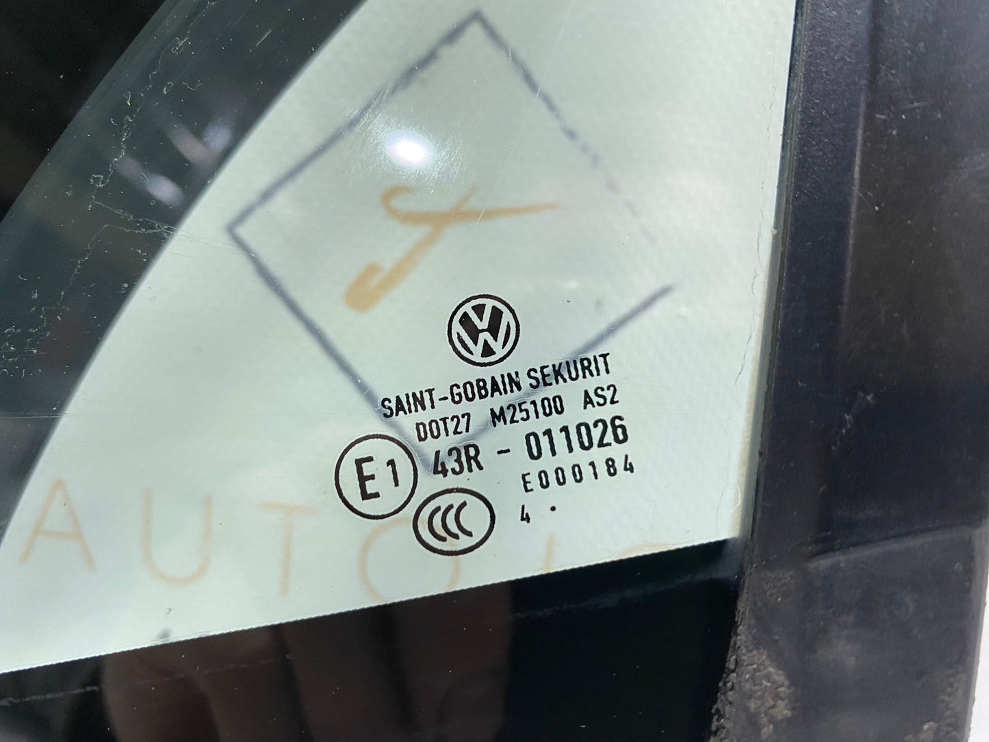 Geam fix stanga fata Volkswagen Passat B8 (3G5) Variant 2.0 TDI CRLB DSG 2015