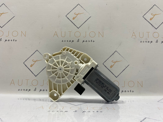 Motoras macara dreapta fata Volkswagen Passat B8 (3G5) Variant 2.0 TDI CRLB DSG 2015