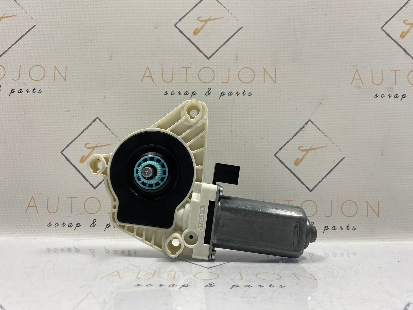 Motoras macara dreapta fata Volkswagen Passat B8 (3G5) Variant 2.0 TDI CRLB DSG 2015