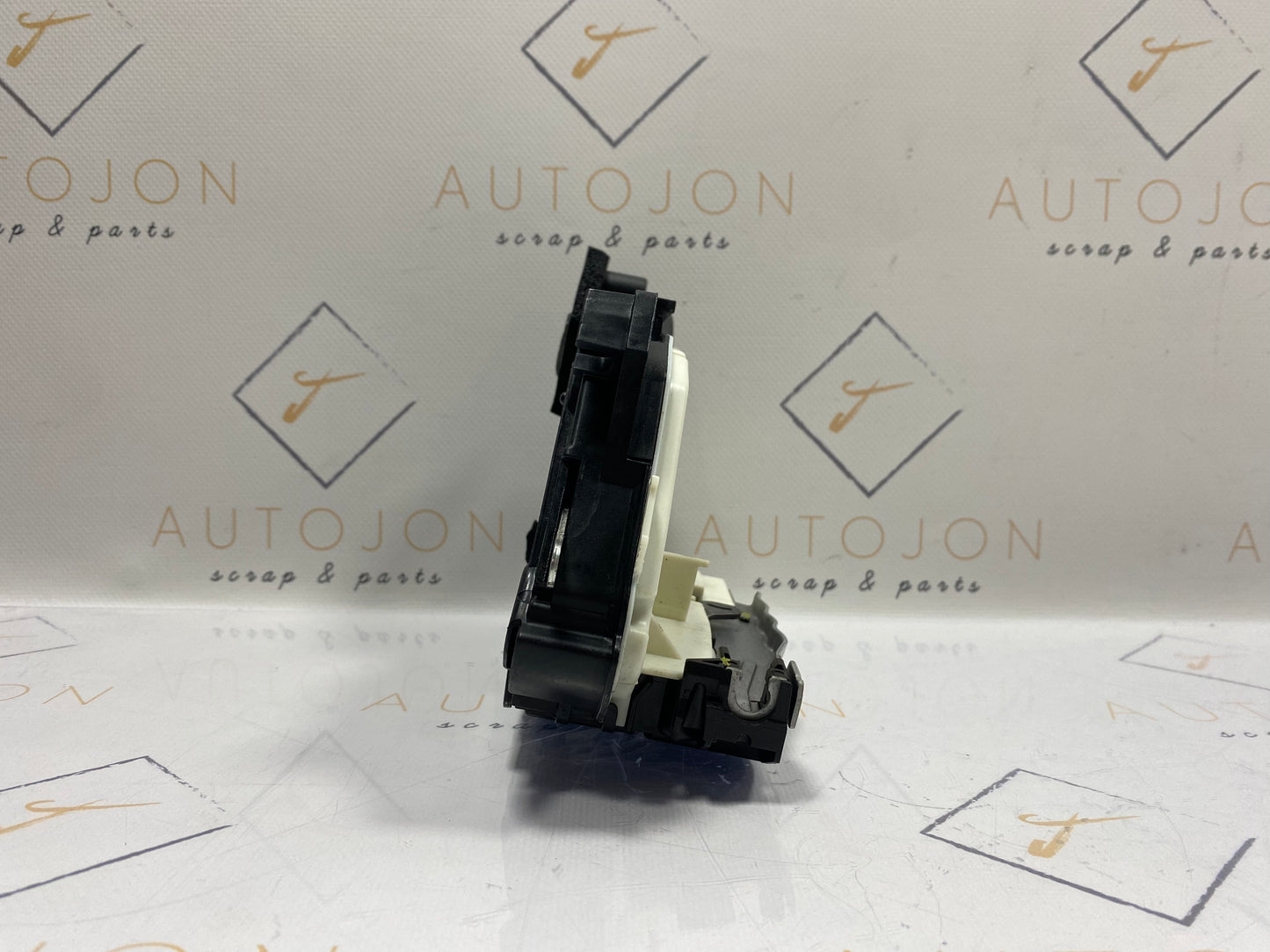 Broasca usa stanga fata Volkswagen Passat B8 (3G5) Variant 2.0 TDI CRLB DSG 2015