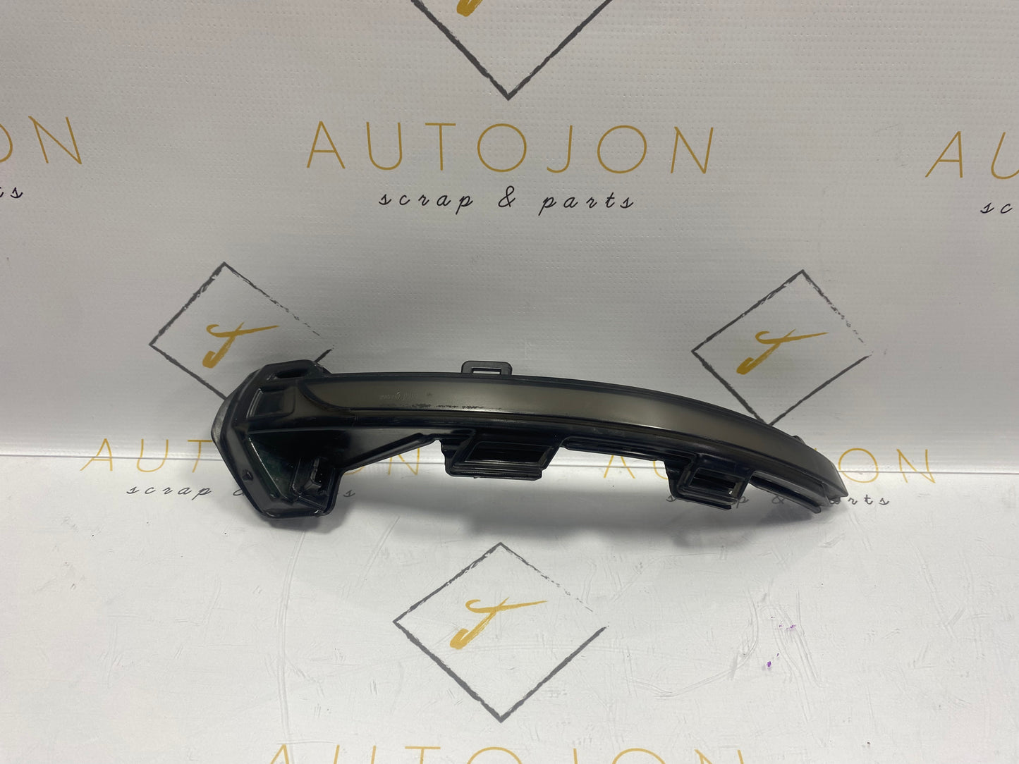 Semnalizare oglinda dreapta Volkswagen Passat B8 (3G5) Variant 2.0 TDI CRLB DSG 2015