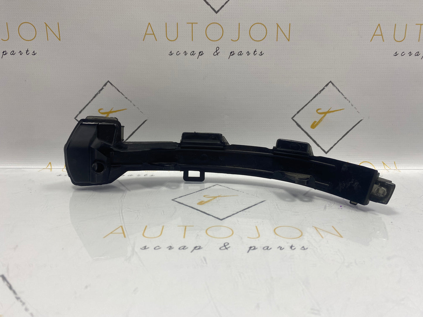 Semnalizare oglinda dreapta Volkswagen Passat B8 (3G5) Variant 2.0 TDI CRLB DSG 2015