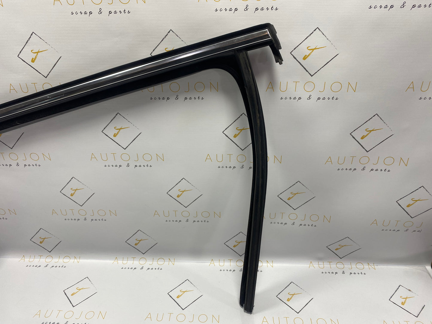 Cheder cromat usa dreapta spate Volkswagen Passat B8 (3G5) Variant 2.0 TDI CRLB DSG 2015