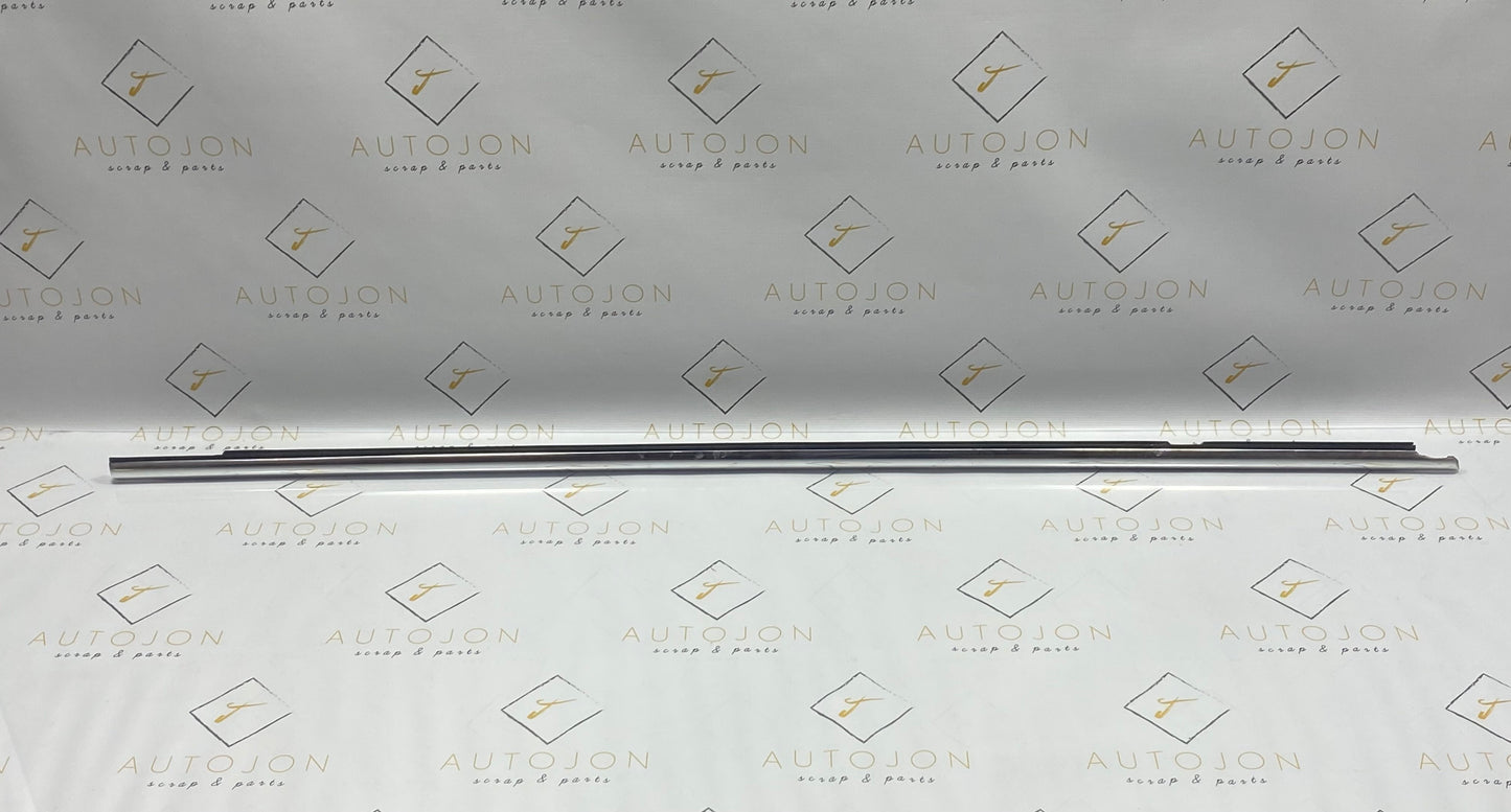 Perie cromata geam dreapta fata Volkswagen Passat B8 (3G5) Variant 2.0 TDI CRLB DSG 2015