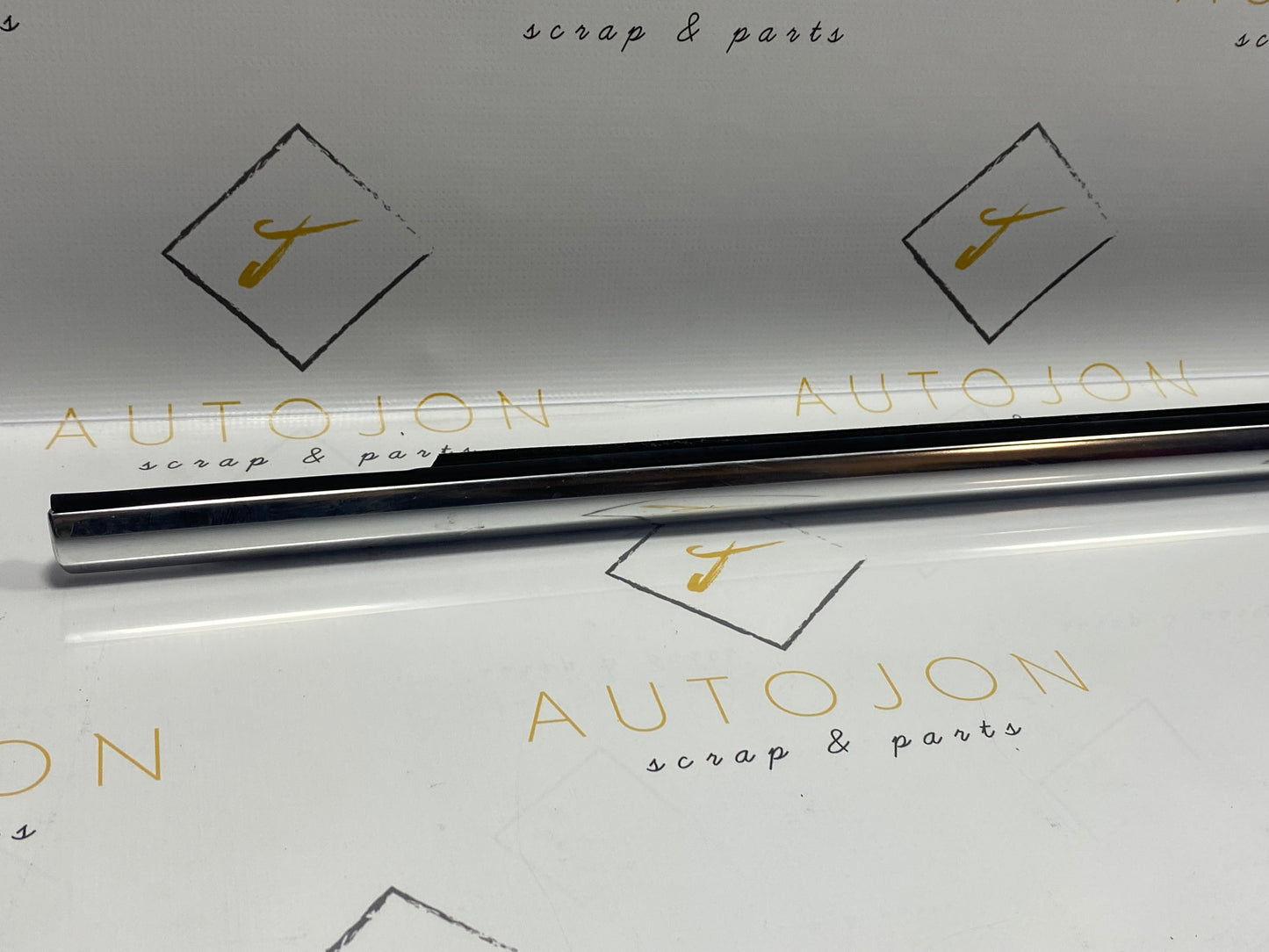 Perie cromata geam dreapta fata Volkswagen Passat B8 (3G5) Variant 2.0 TDI CRLB DSG 2015