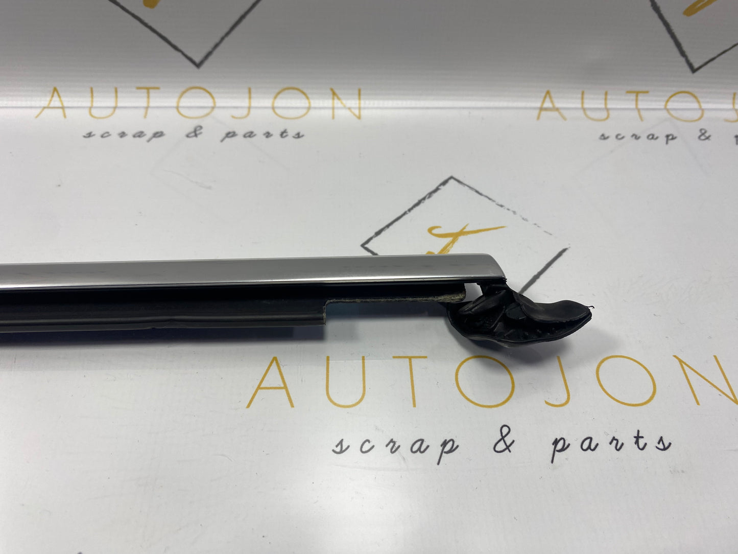 Perie cromata geam dreapta spate  Volkswagen Passat B8 (3G5) Variant 2.0 TDI CRLB DSG 2015