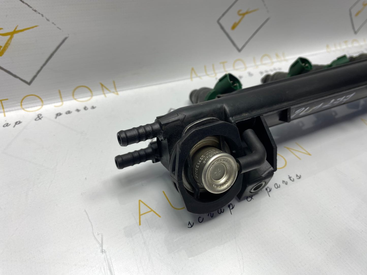 Rampa cu injectoare Audi A3 (8L1) 1.6 b AVU 2001